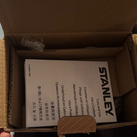 Stanley Black Insulated Bottle - Picture 2 of 7